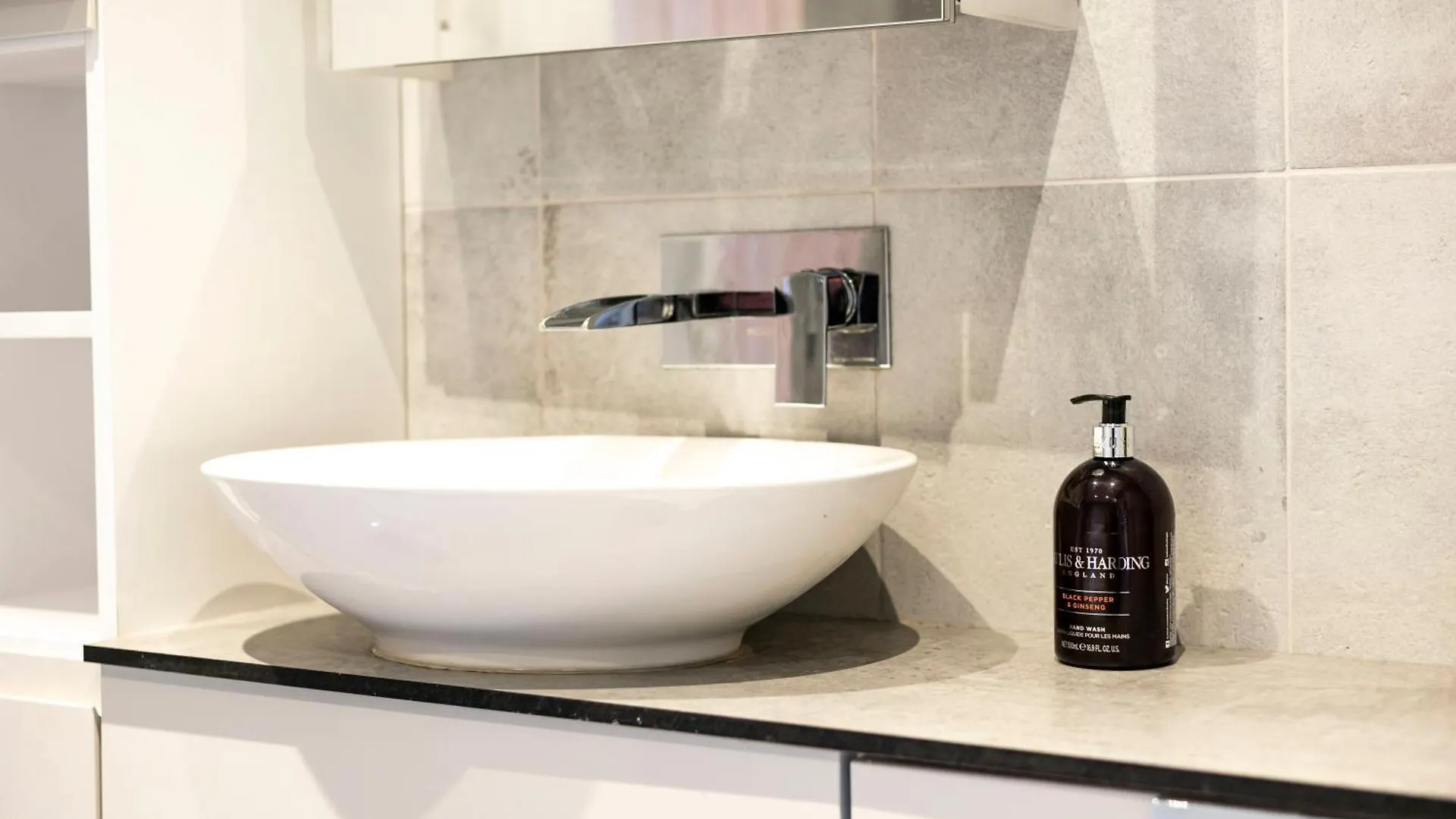 Duplex Apartment Shoreditch - The Living Elite Collection London